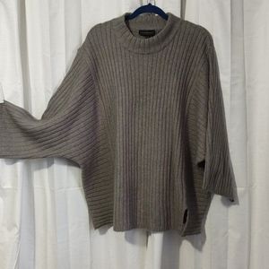 Boxy shape sweater